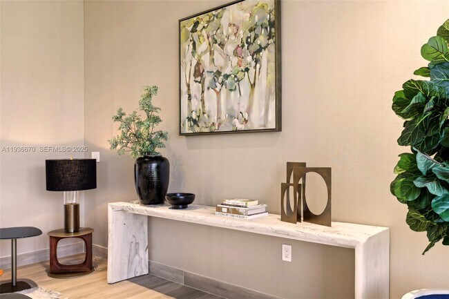 Building Photo - 3581 E Glencoe St