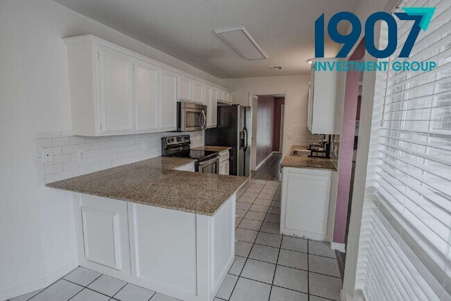 Building Photo - 3017 SW 92nd St