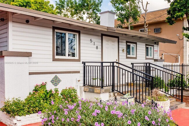 Primary Photo - 518 SW 15th Ave