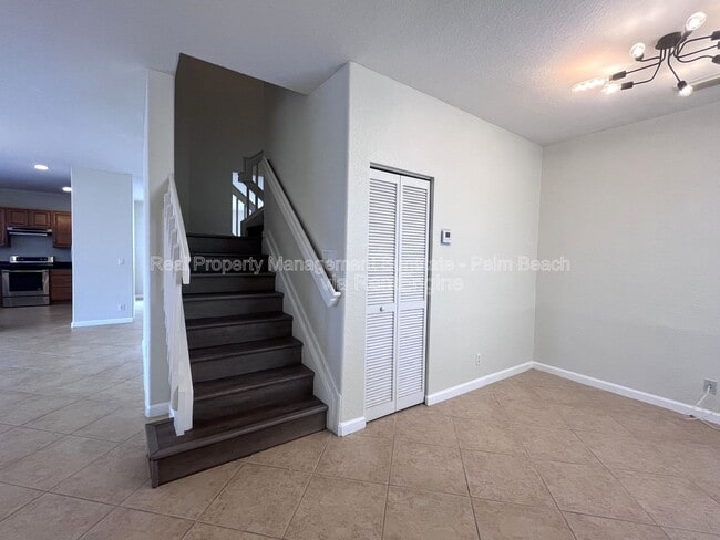 Building Photo - 6786 Aliso Ave