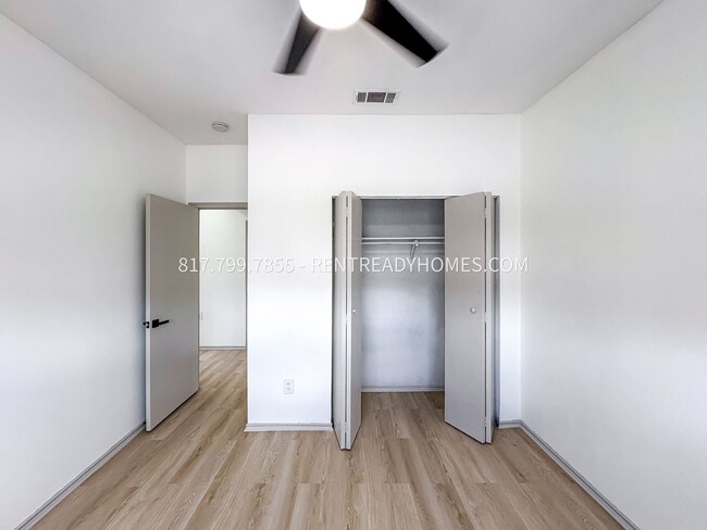 Building Photo - 611 Oriole Blvd