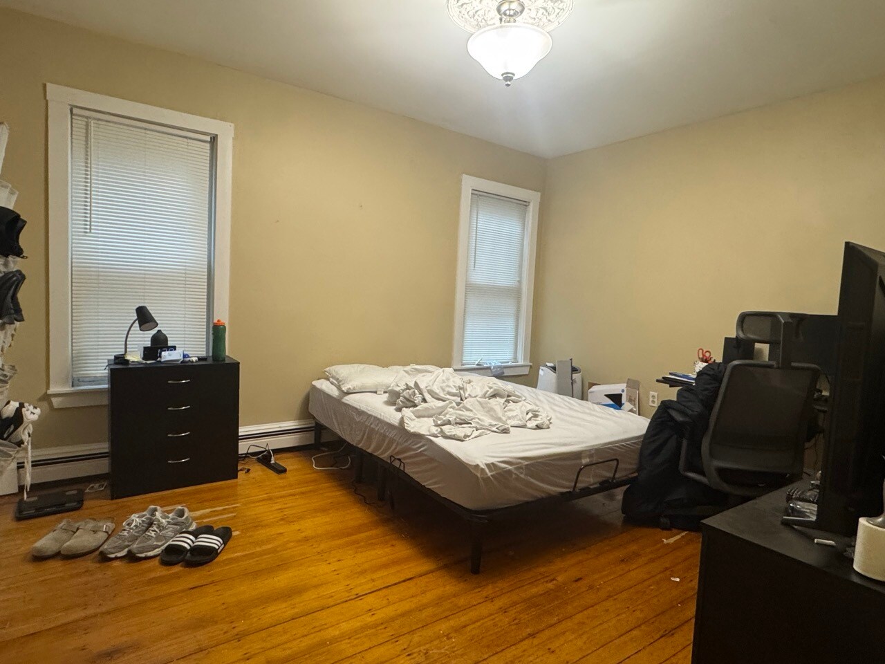 Building Photo - 38 Hillside St