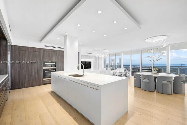 Building Photo - 400 Alton Rd