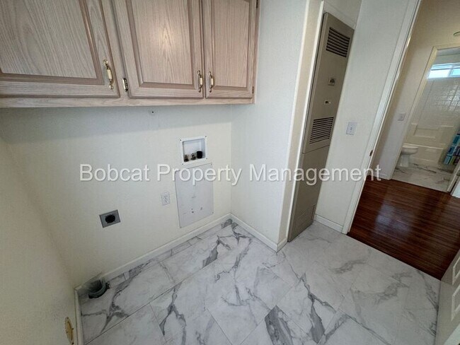 Building Photo - 1129 Gambrel Dr