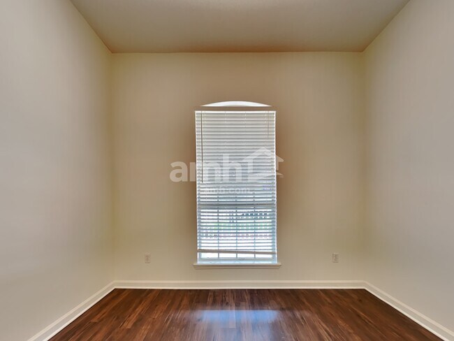 Building Photo - 8629 Derry Dr