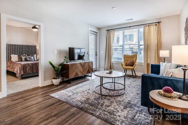 Building Photo - 101 W Morehead St