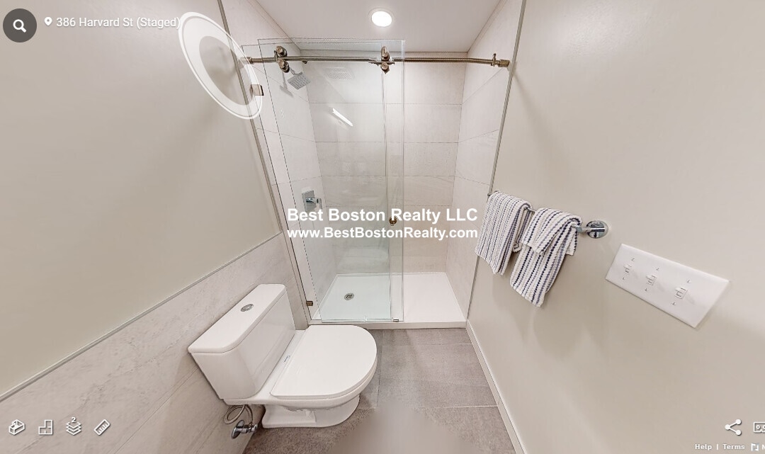 Building Photo - 386 Harvard St