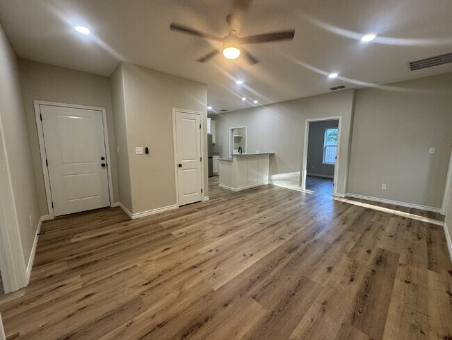 Building Photo - New 4BR/2.5BA Home – Perfect for Roommates, Walk to Campus!