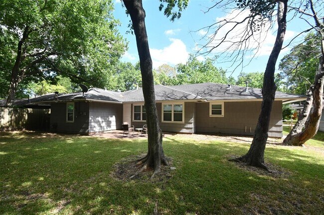 Building Photo - 5535 Berry Creek Dr