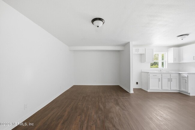 Building Photo - 5134 Moncrief Rd W