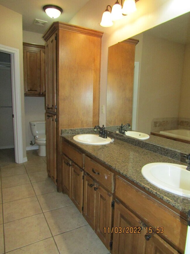 Building Photo - PETS NEGOTIABLE  !!!