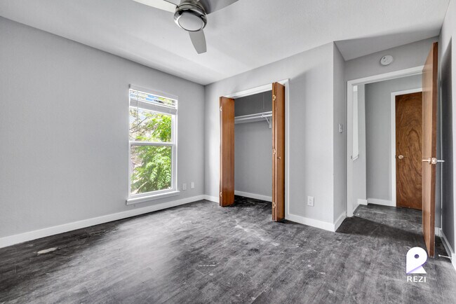 Building Photo - 1430 Redbud Trail