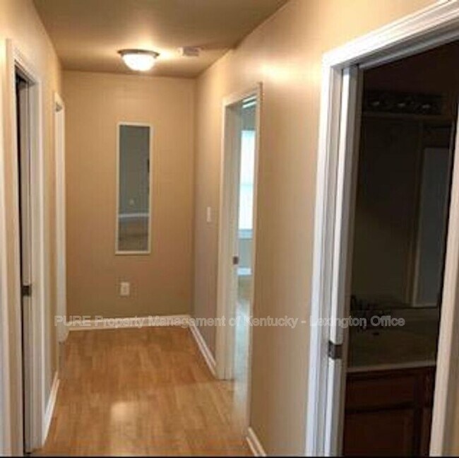 Building Photo - 219 W 4th St