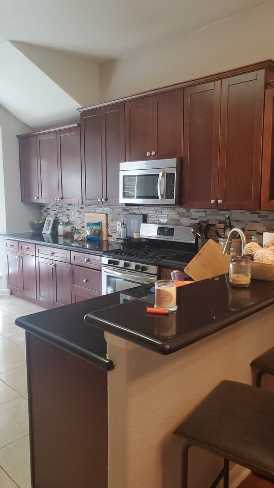 Building Photo - 254 Maple Ln