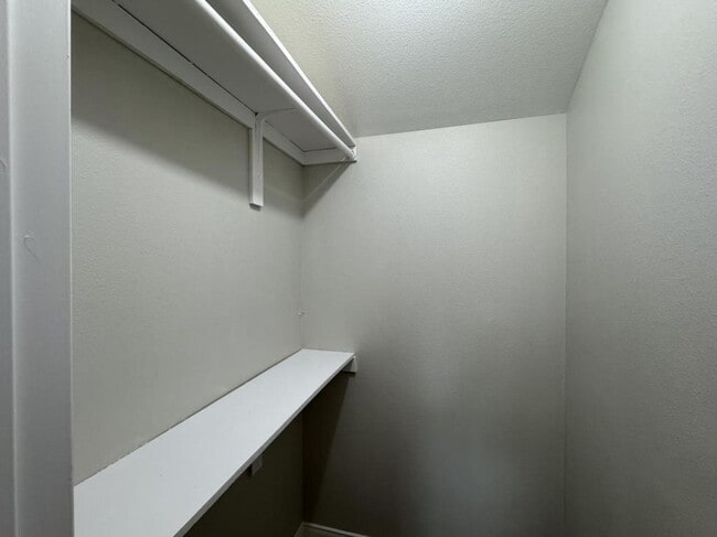 Building Photo - 8001 Brutus St