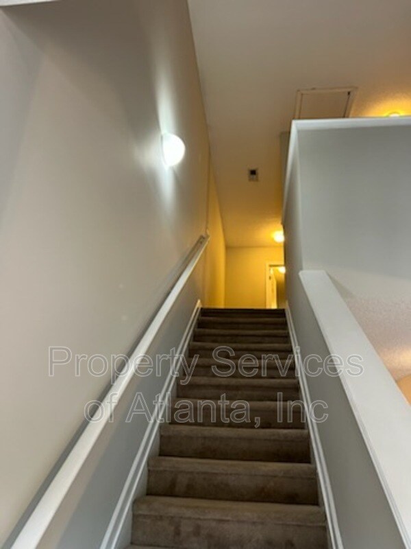 Building Photo - 7420 Battlecreek Ln