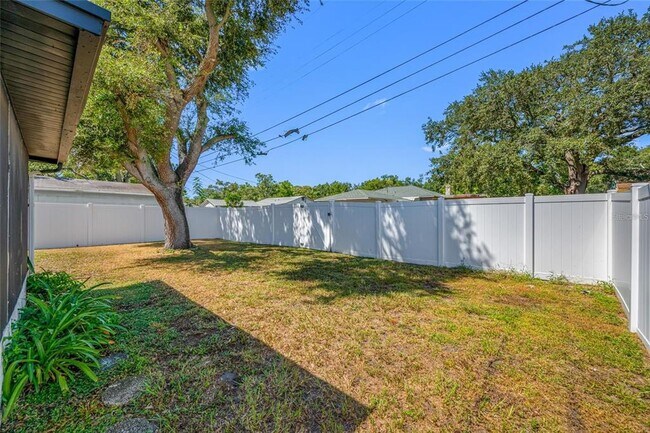 Building Photo - 1411 39th Ave N