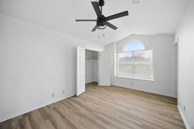 Building Photo - 2808 Kestrel Dr