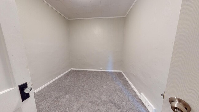 Building Photo - 4023 Valley Rd