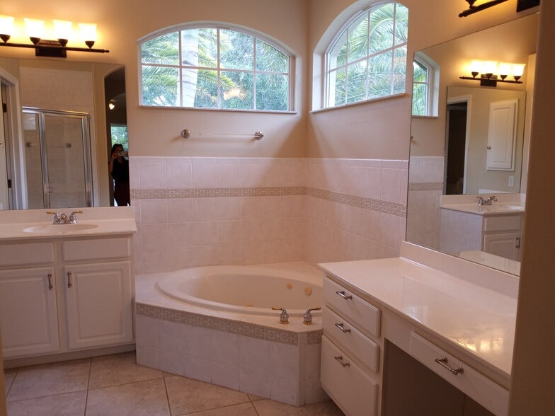 Building Photo - 6506 Waters Edge Way