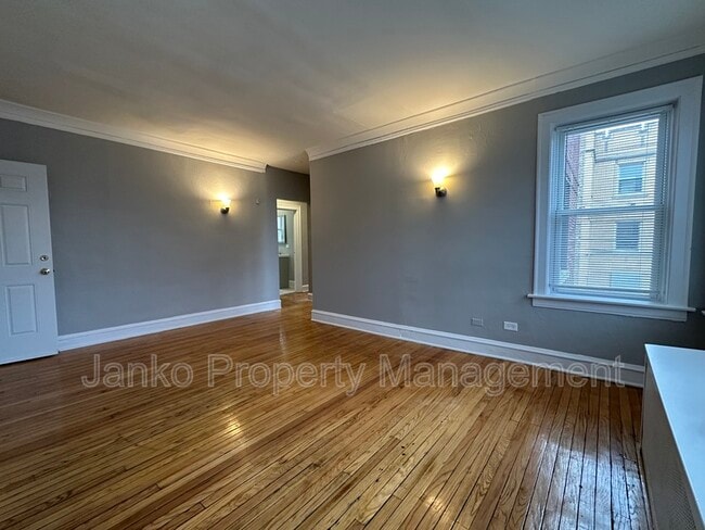 Building Photo - 625 E 80th St