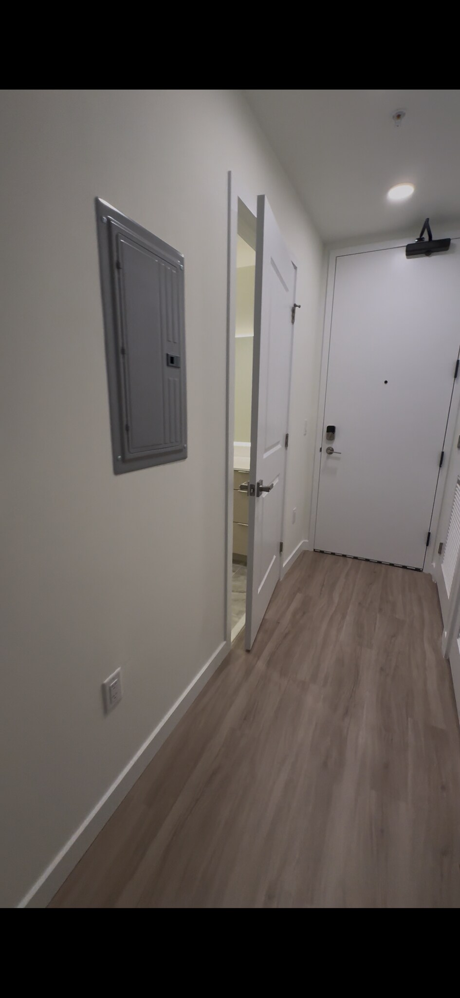 Building Photo - 213 NE 27th St