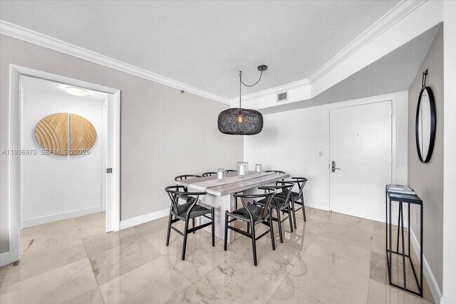 Building Photo - 18911 Collins Ave