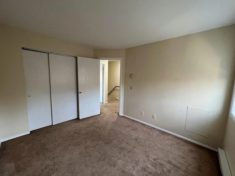 2nd Bedroom - O1 Grandview Dr