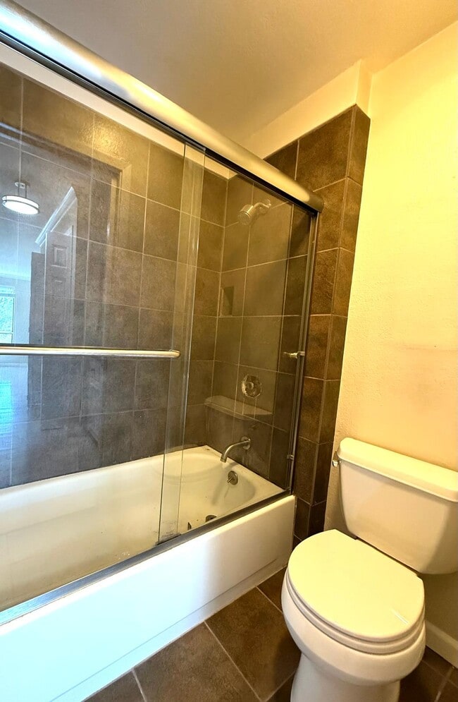 Building Photo - 503 Seaver Dr