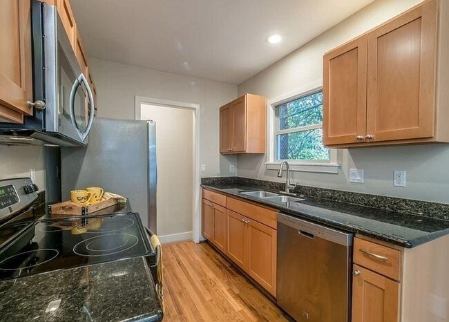 Building Photo - 4015 8th Ave NE