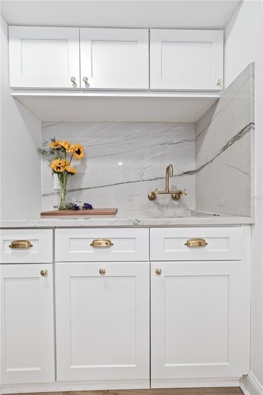 Building Photo - 750 4th Ave S