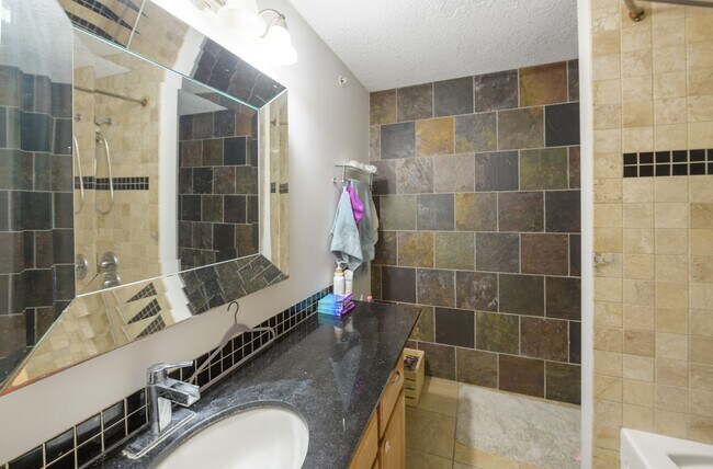 Building Photo - Rare maple grove townhouse available! 3 be...