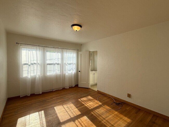 Building Photo - 4625 Cajon Way