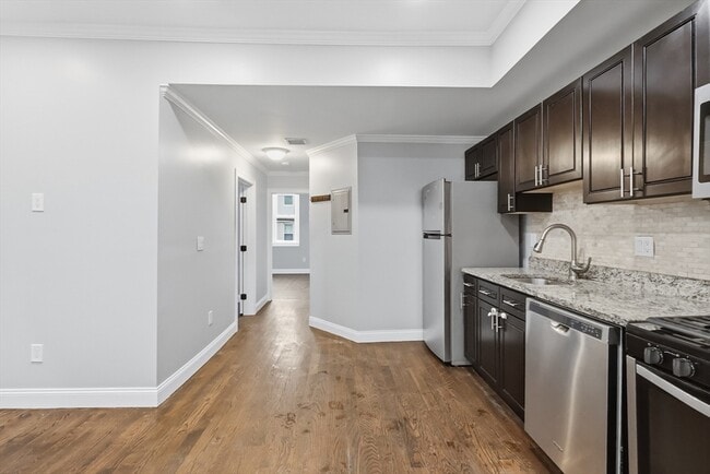 Building Photo - 92 Bragdon St