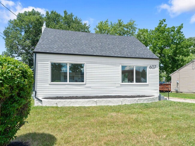 Building Photo - Newly Renovated 4-Bedroom, 2-Bath Home for Rent in Magnolia | Modern Updates & Spacious Yard