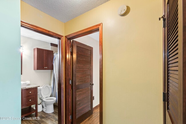 Building Photo - 225 S Tropical Trail