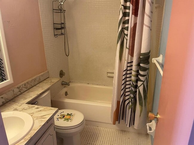 Building Photo - 500 Village Green Cir W