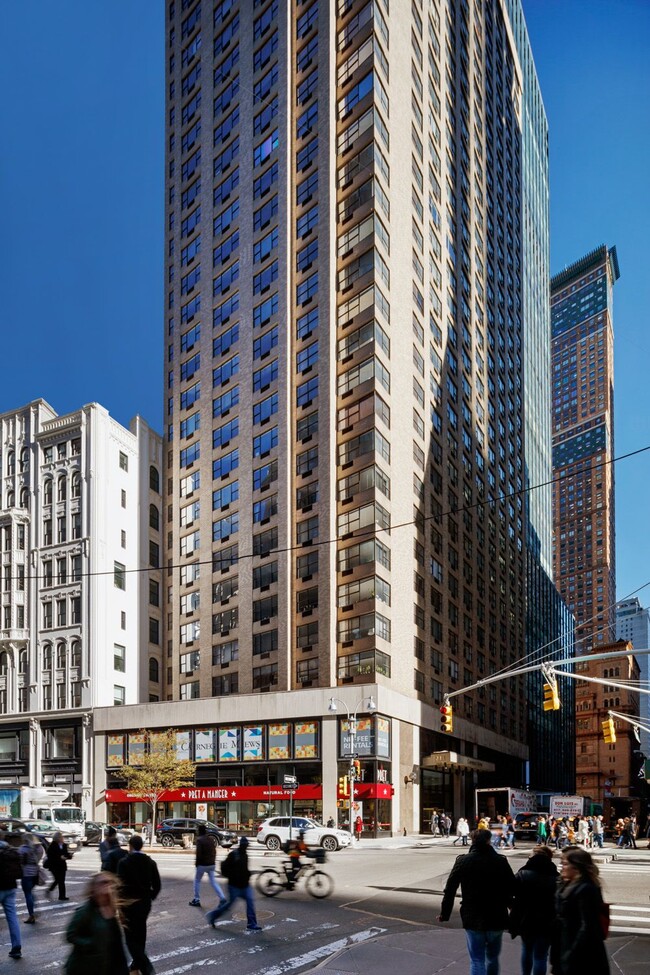 Building Photo - 211 W 56th St