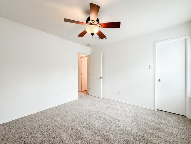 Building Photo - 11 Orion Star Ct