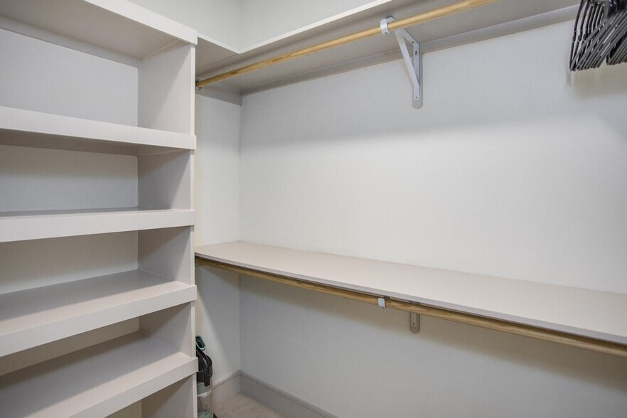 Building Photo - 6734 Main St