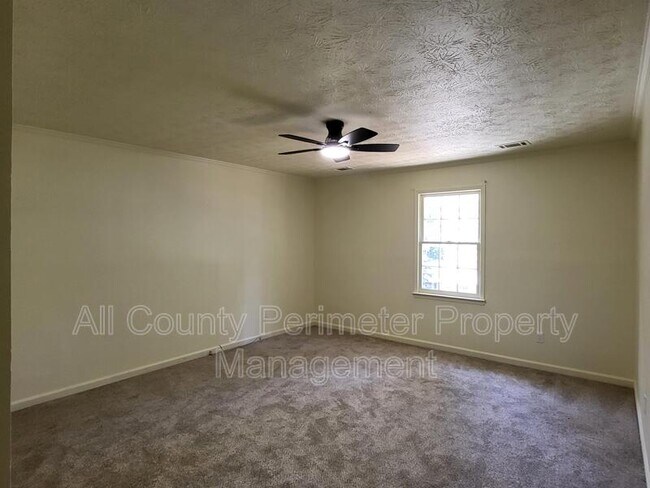 Building Photo - 1920 Shoreline Trace SW