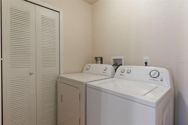 Building Photo - 2717 Bushman Dr