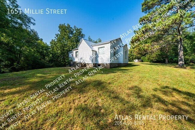 Building Photo - 1651 Millie St NE