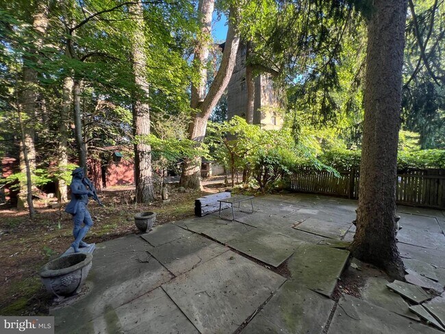 Building Photo - 51 Elfman Dr