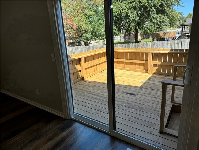 Building Photo - 1114 Mockingbird Ln