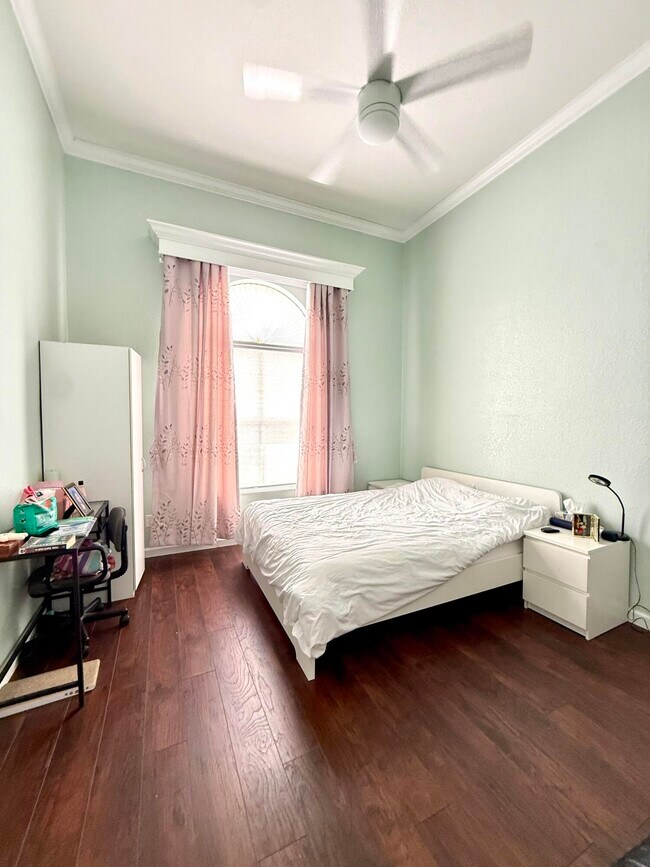 Building Photo - 1763 SW Newport Cir