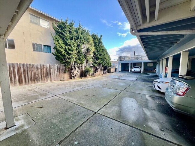 Building Photo - 2 bedroom 1 bathroom downtown Monterey apartment coming soon!