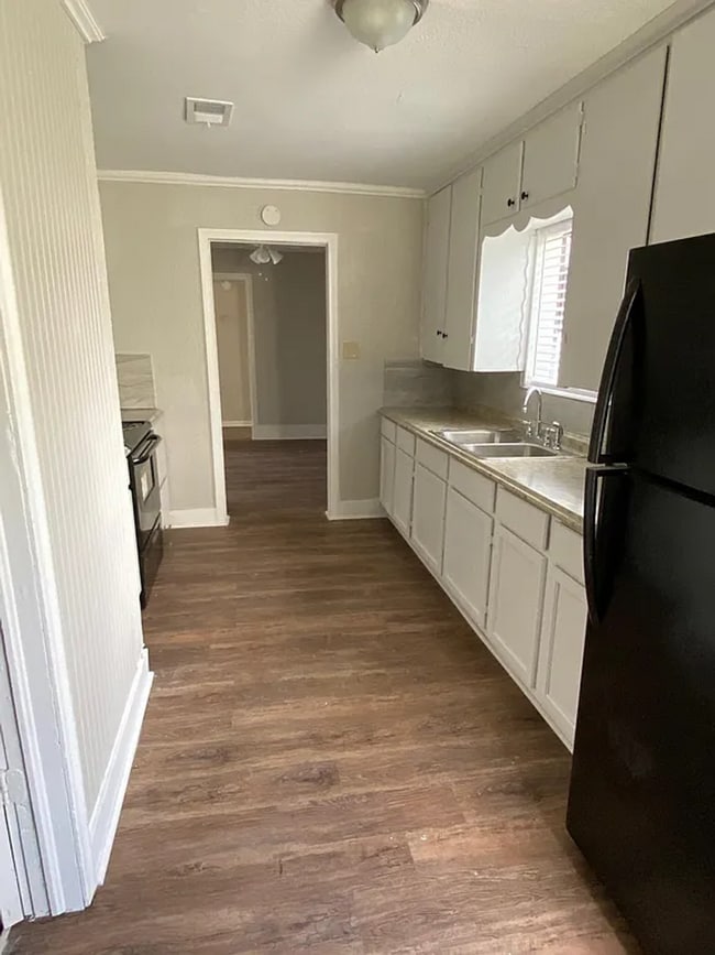 Building Photo - House For Rent 3875 E Lynwood Dr Beaumont, TX 77703