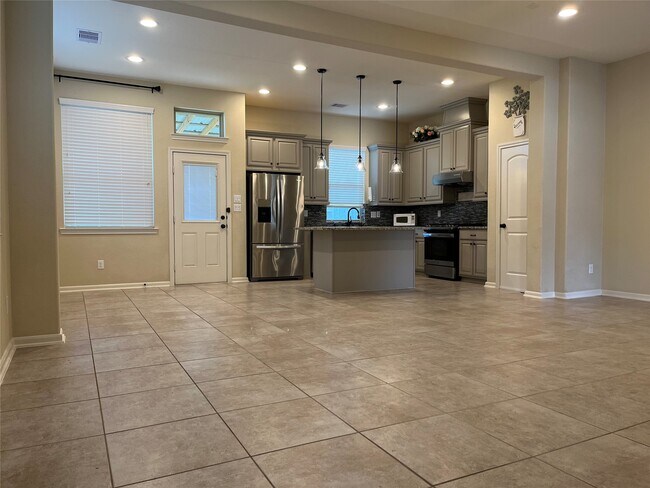 Building Photo - 12250 La Strada St