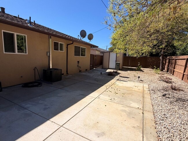 Building Photo - 10121 Craft Dr